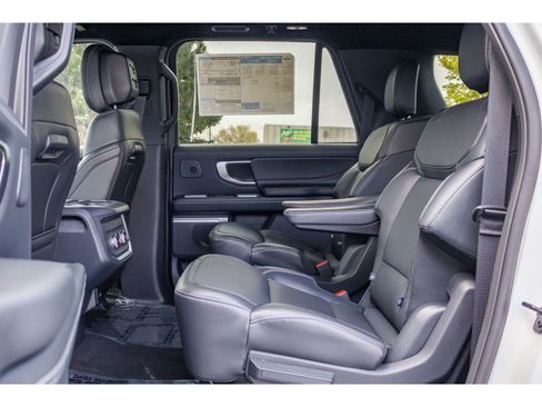 New 2026 Ford Expedition Max Platinum w/ Stealth Performance Package AWD/4WD image 13