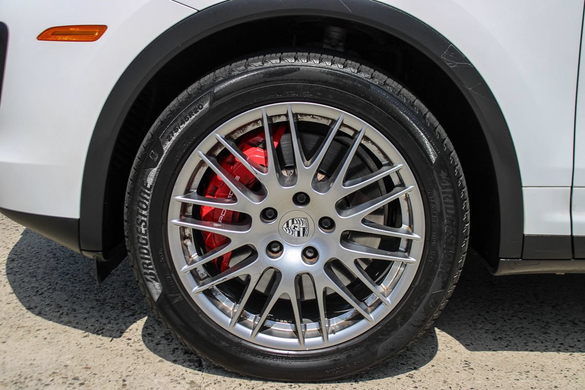 Used 2015 Porsche Cayenne Turbo AWD/4WD image 46