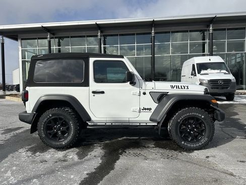 Used 2023 Jeep Wrangler Willys image 8