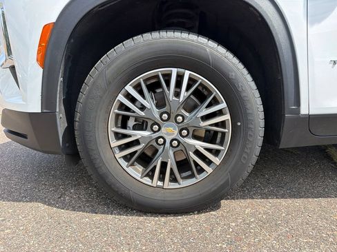 Used 2024 Chevrolet Traverse LT AWD/4WD image 9