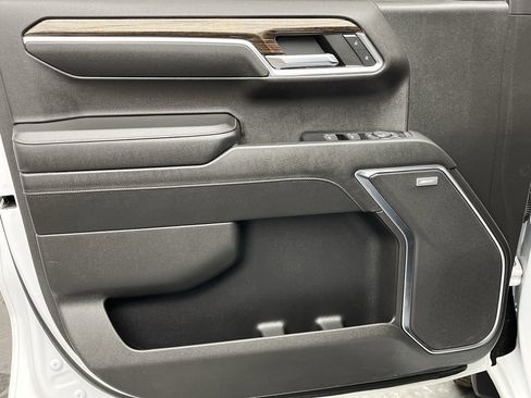 Certified 2022 GMC Sierra 1500 Elevation w/ Preferred Package image 8