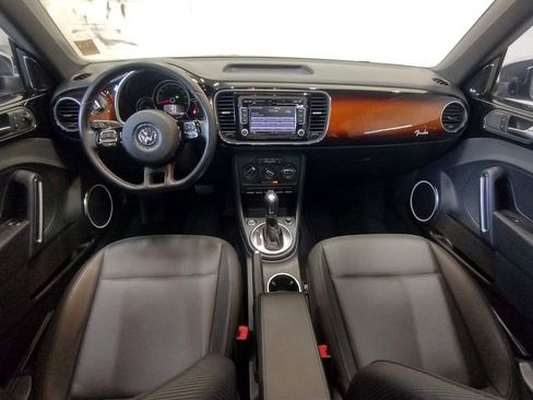 Used 2013 Volkswagen Beetle 2.5 Fender FWD image 32