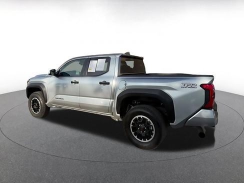 Used 2025 Toyota Tacoma SR AWD/4WD image 10