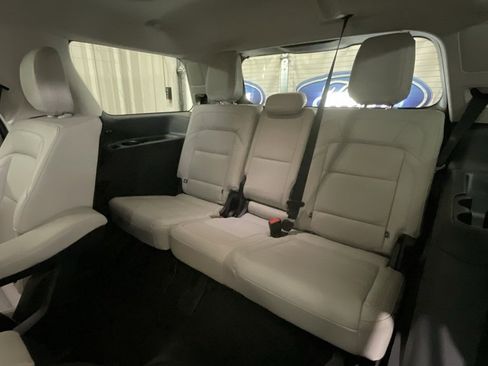 Used 2025 Lincoln Navigator Reserve image 12