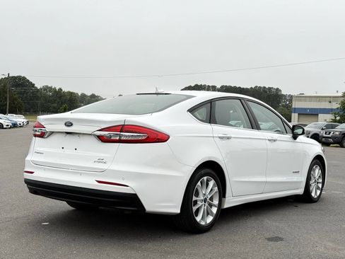 Used 2019 Ford Fusion SE FWD image 6