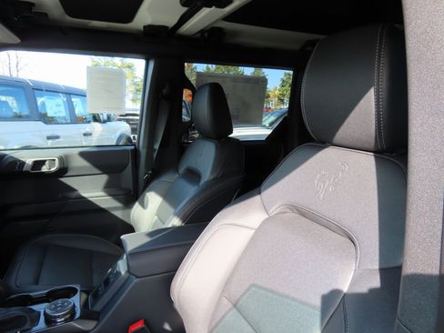 New 2025 Ford Bronco Big Bend w/ Black Diamond Package image 16