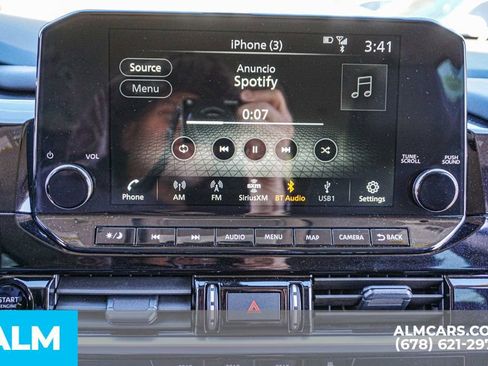 Used 2025 Nissan Pathfinder SL FWD image 38
