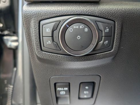 Used 2018 Ford F150 Platinum w/ Equipment Group 701A Luxury AWD/4WD image 30