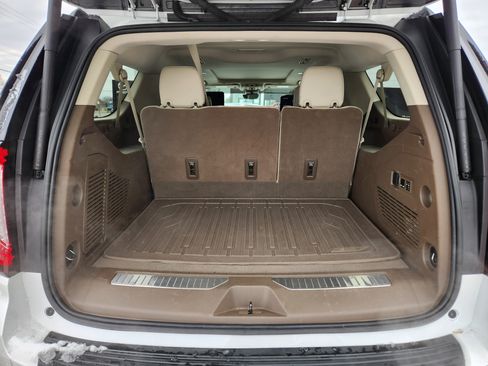 Used 2023 GMC Yukon XL Denali w/ Denali Reserve Package image 8