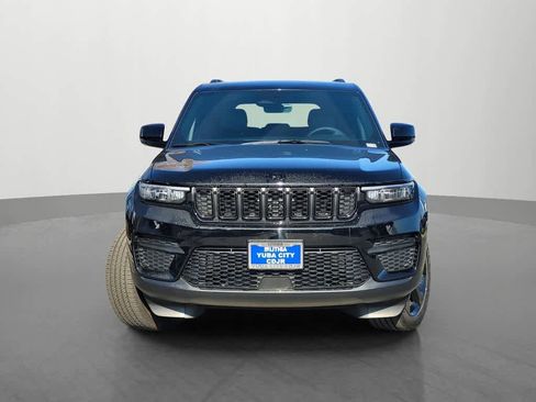 New 2025 Jeep Grand Cherokee Altitude image 2