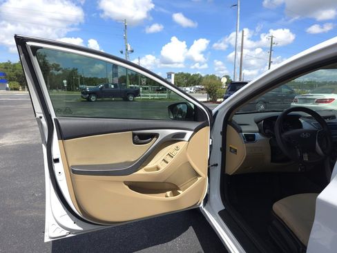Used 2013 Hyundai Elantra GLS w/ Preferred Pkg FWD image 9