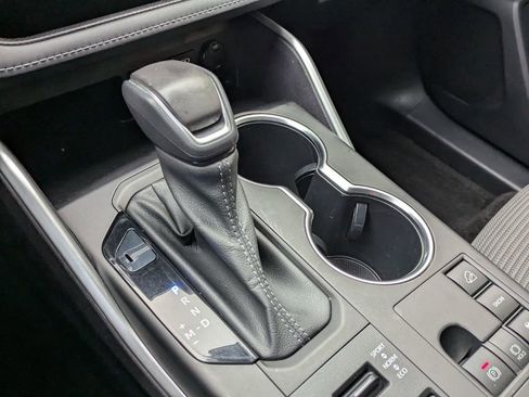 Used 2023 Toyota Highlander L image 19
