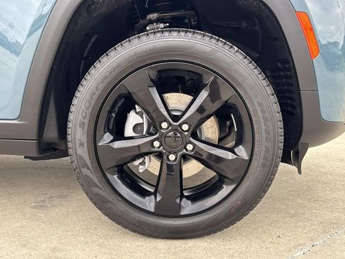 New 2026 Jeep Grand Cherokee Limited RWD image 17