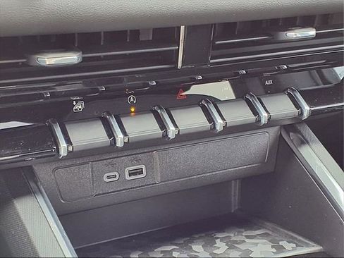 New 2026 GMC Canyon Elevation w/ Convenience Package image 14