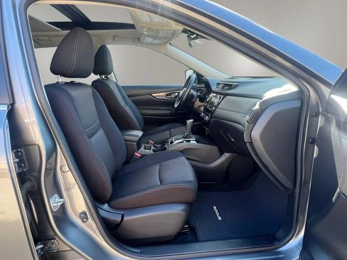 Used 2019 Nissan Rogue SV w/ Sun & Sound Touring Package AWD/4WD image 32