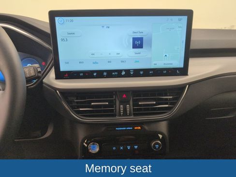 Certified 2025 Ford Escape Platinum image 29