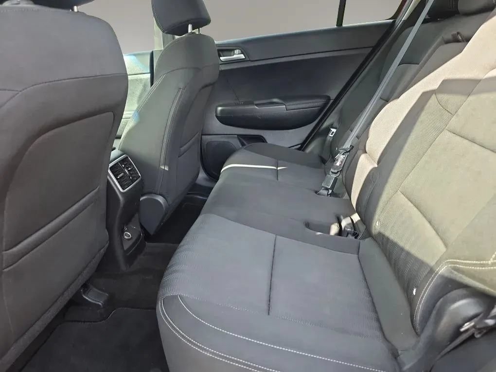 Used 2020 Kia Sportage LX AWD/4WD image 10