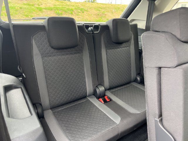 Used 2019 Volkswagen Tiguan S w/ 3rd Row Seat Package AWD/4WD image 12