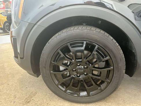 Certified 2021 Kia Telluride EX w/ EX Premium Package AWD/4WD image 21