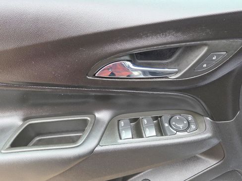 Used 2024 Chevrolet Equinox LT image 16