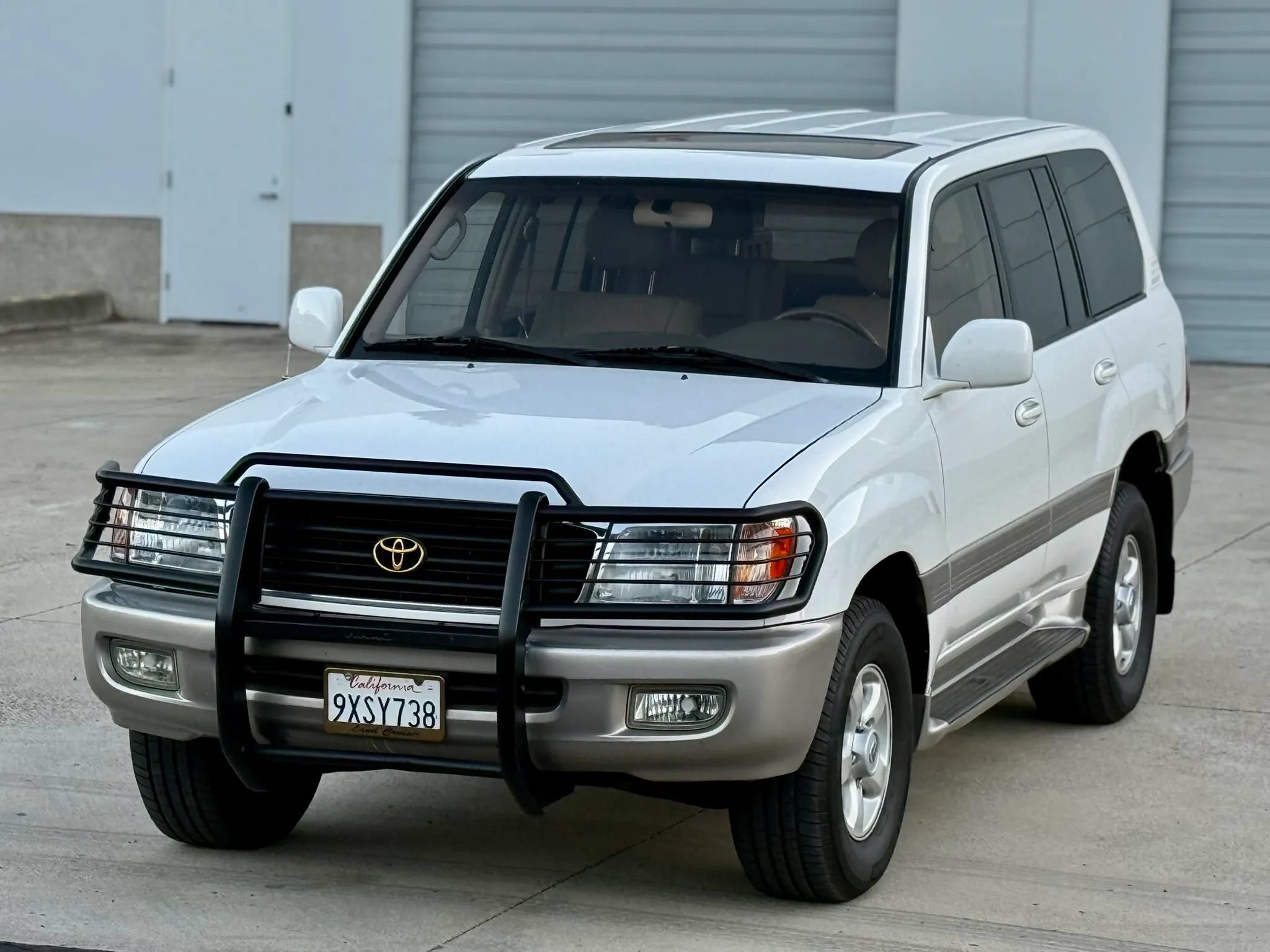 Used 2000 Toyota Land Cruiser AWD/4WD image 1