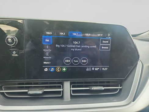 Used 2025 Chevrolet Trax LS w/ LS Convenience Package FWD image 20
