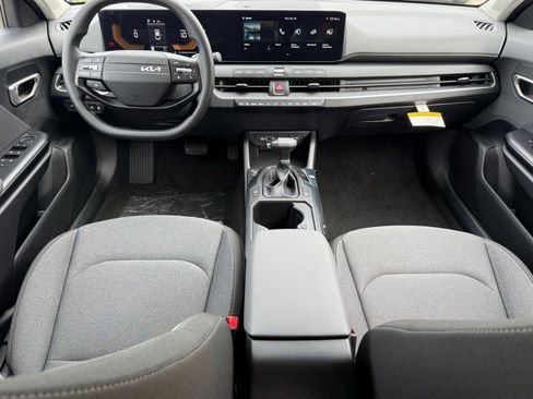 New 2025 Kia K4 LXS image 6