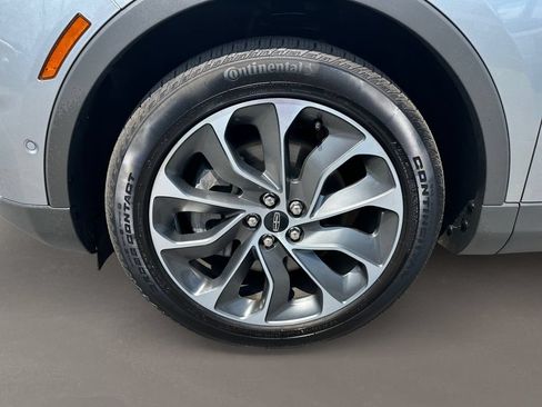 Used 2023 Lincoln Nautilus Reserve w/ Equipment Group 201A AWD/4WD image 10