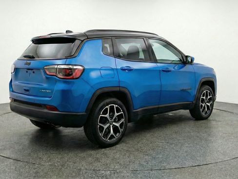 Used 2025 Jeep Compass Limited AWD/4WD image 9