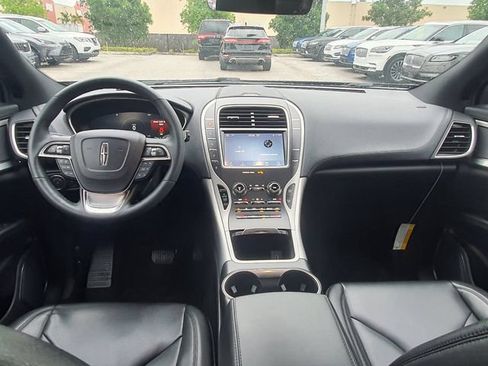 Used 2020 Lincoln Nautilus FWD image 31