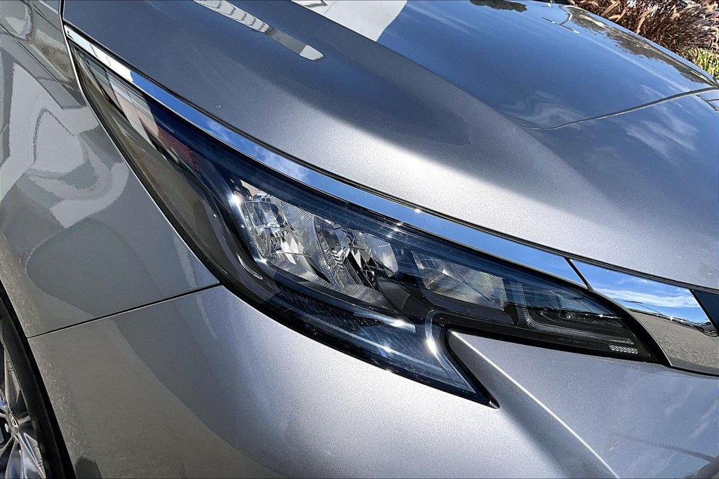 Certified 2026 Toyota Sienna LE AWD/4WD image 33