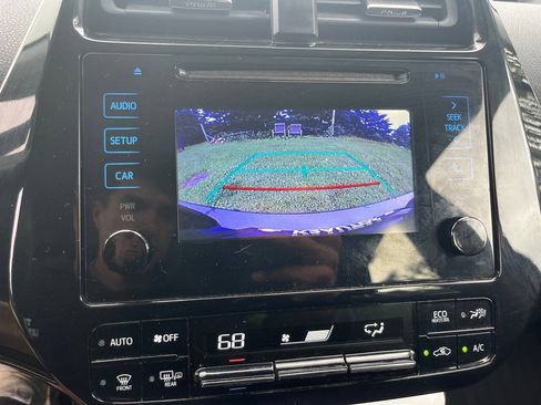 Used 2017 Toyota Prius Two w/ Prius Two Safety Plus Package FWD image 11