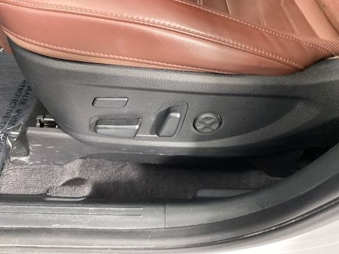 Used 2024 Kia Telluride SX Prestige w/ Towing Package image 8