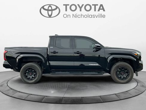 Used 2025 Toyota Tacoma SR5 RWD image 7
