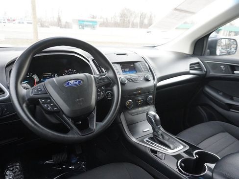 Used 2018 Ford Edge SE image 33