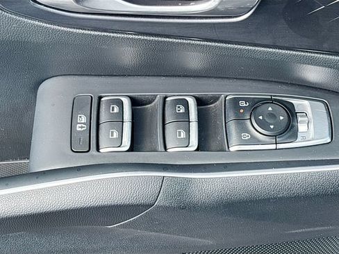 Used 2024 Kia Sorento S FWD image 18