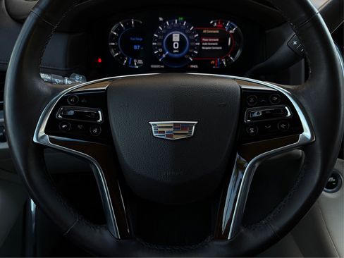 Used 2017 Cadillac Escalade ESV 2WD image 19