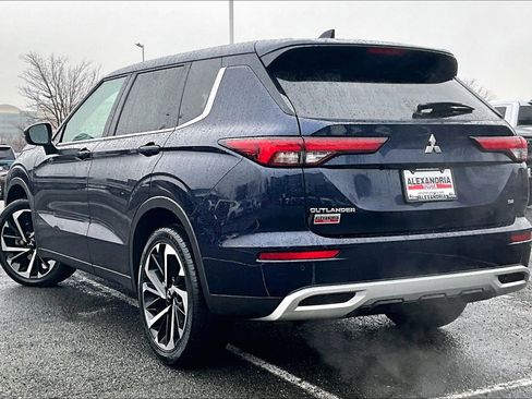 Used 2024 Mitsubishi Outlander SE image 11