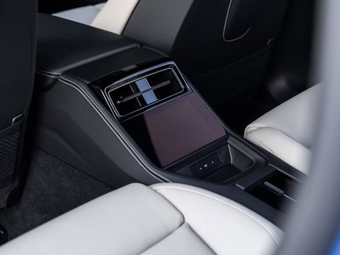 Used 2025 Porsche Panamera GTS image 40