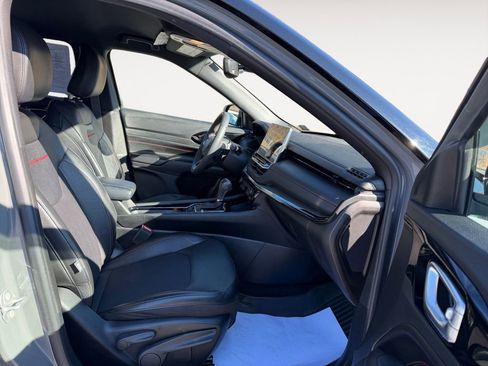 Used 2023 Jeep Compass Trailhawk w/ Trailhawk Convenience Group image 28