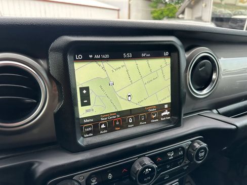 Used 2020 Jeep Gladiator Overland AWD/4WD image 21