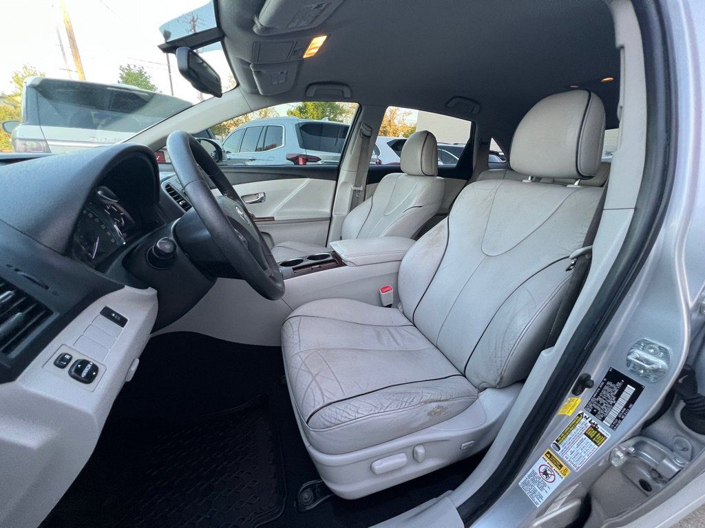Used 2011 Toyota Venza AWD w/ Comfort Pkg image 10