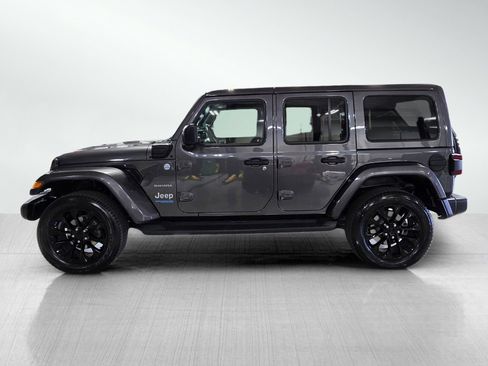 Used 2022 Jeep Wrangler Unlimited Sahara AWD/4WD image 4