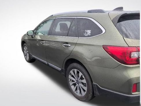 Used 2017 Subaru Outback 3.6R Touring AWD/4WD image 7
