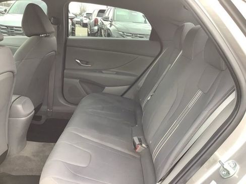 Certified 2023 Hyundai Elantra SEL w/ Preferred Accessory Package image 20