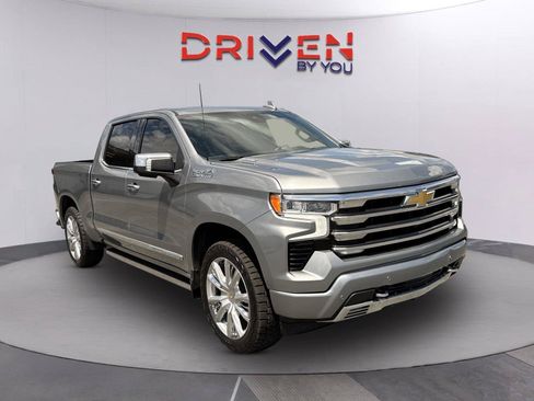 Used 2025 Chevrolet Silverado 1500 High Country AWD/4WD image 2