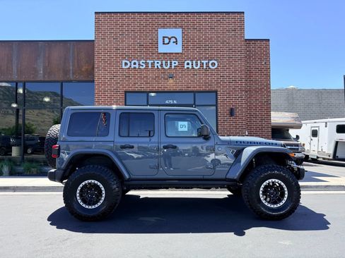 Used 2024 Jeep Wrangler Unlimited Rubicon 4xe AWD/4WD image 7