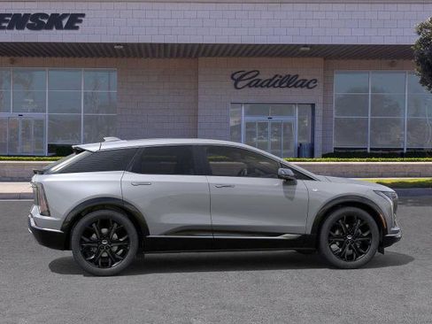 New 2025 Cadillac Optiq Luxury 1 w/ LPO, ONYX Package image 5