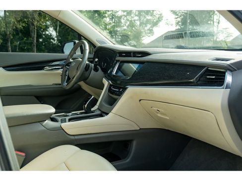 Used 2023 Cadillac XT6 Premium Luxury FWD image 20