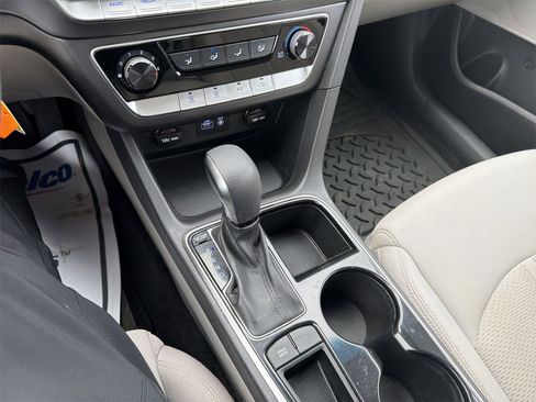 Used 2018 Hyundai Sonata SE image 15